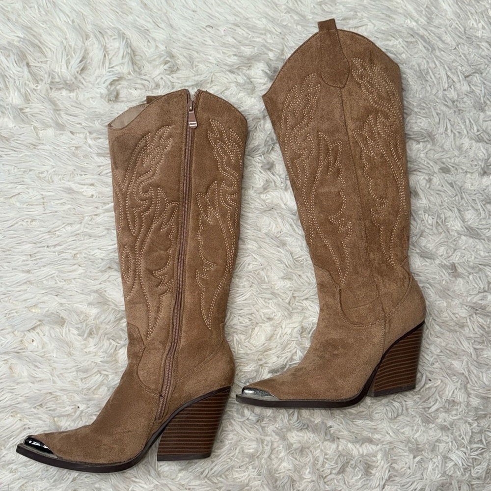 Women's Tan Western Cowgirl Boots - Picture 2 of 3